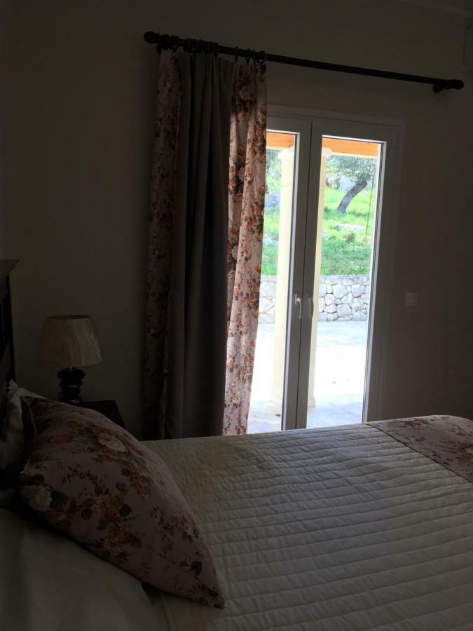 Villa The Olive Grove House Kassiopi Exterior foto