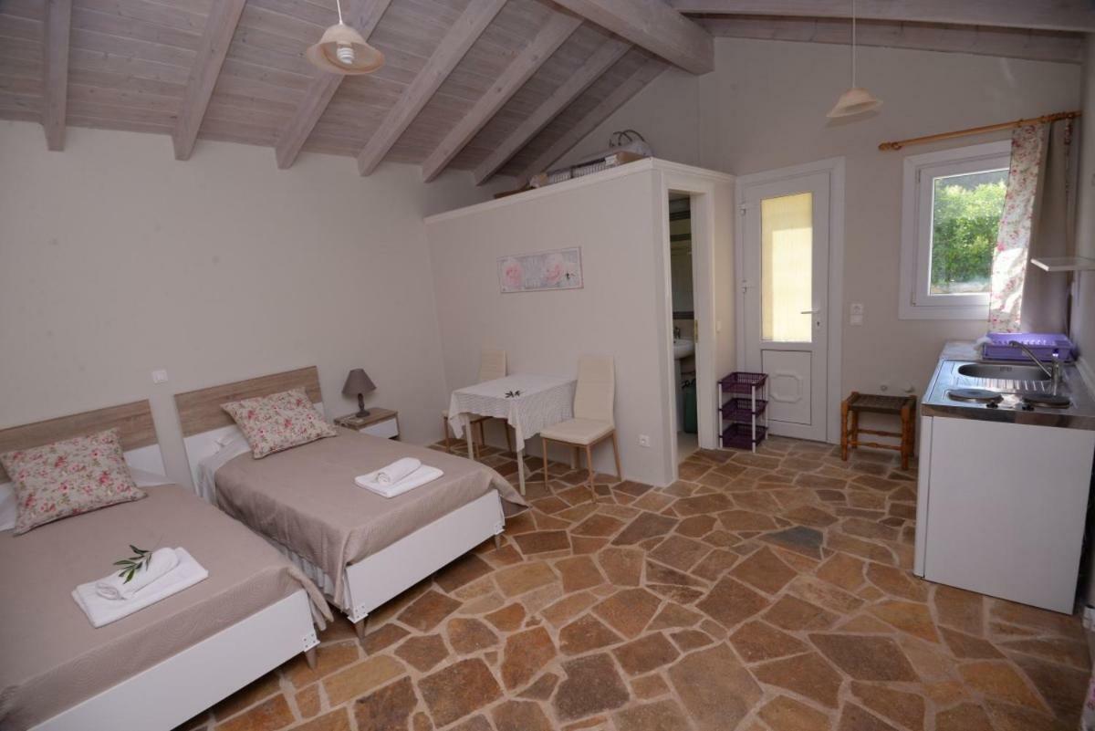 Villa The Olive Grove House Kassiopi Exterior foto