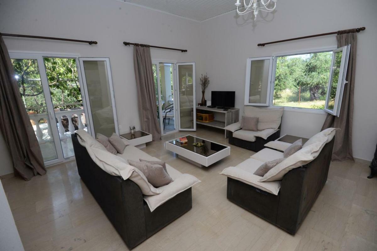 Villa The Olive Grove House Kassiopi Exterior foto