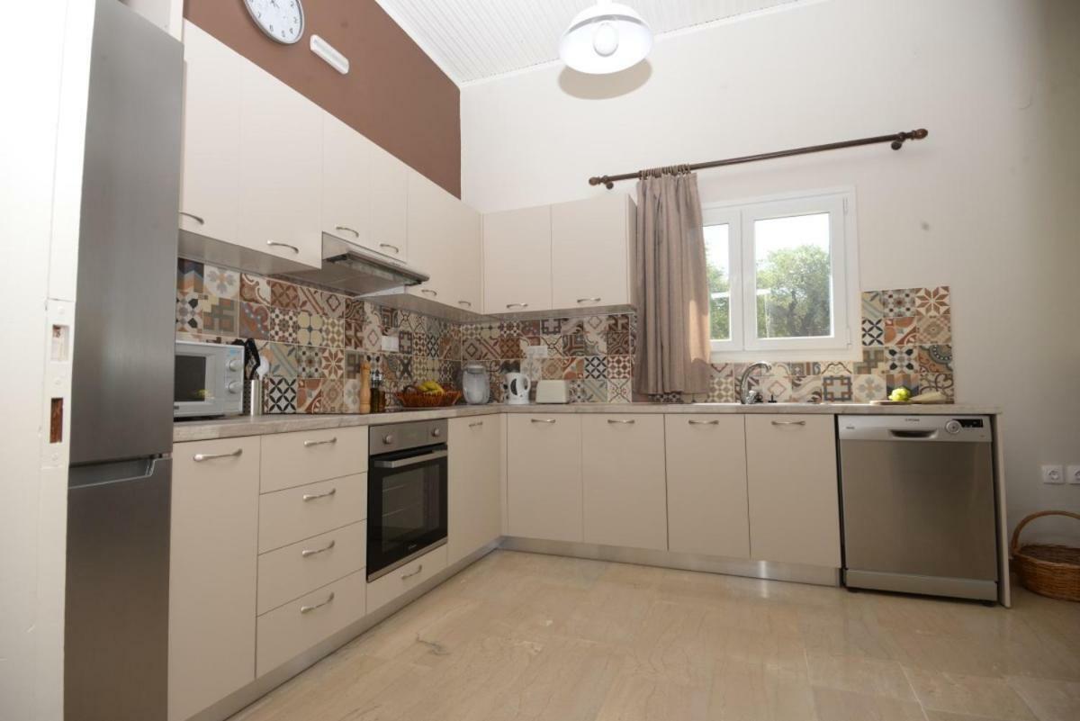 Villa The Olive Grove House Kassiopi Exterior foto