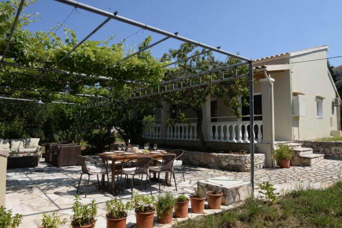 Villa The Olive Grove House Kassiopi Exterior foto