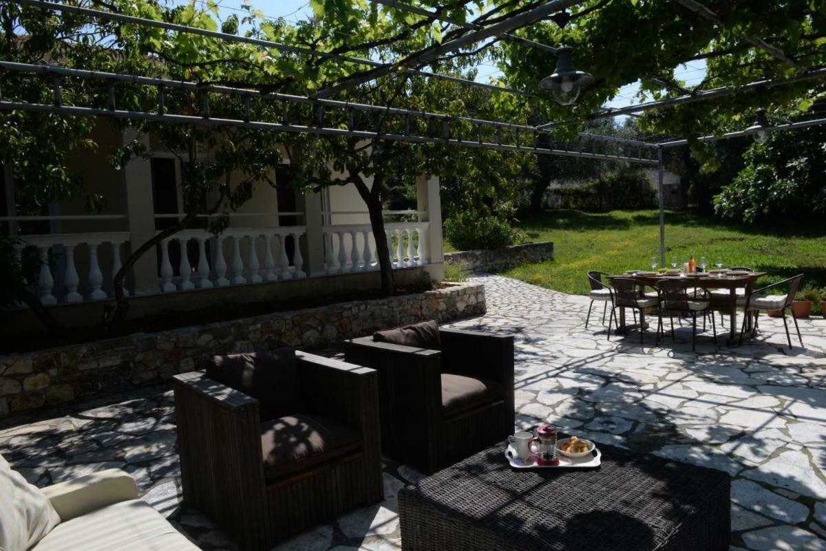 Villa The Olive Grove House Kassiopi Exterior foto