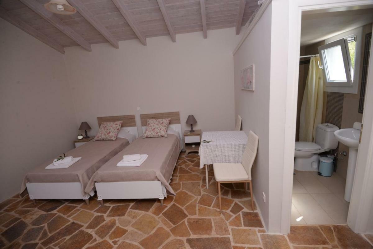 Villa The Olive Grove House Kassiopi Exterior foto